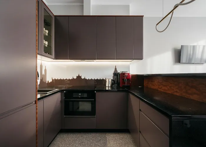 Native Lenartowicza 17 *